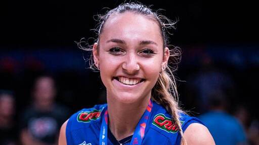 Elena Pietrini, la ragazza alla moda che trionfa nella pallavolo