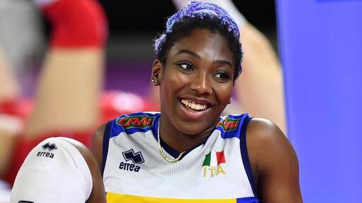 Terry Enweonwu, chi è la schiacciatrice di Cuneo: carriera tra serie A1 e nazionale, gli infortuni e una cugina come Paola Egonu 